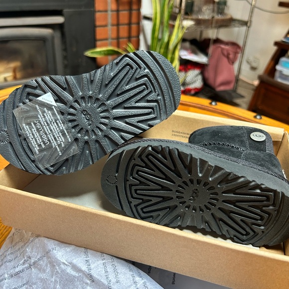 UGG Kids Black Suede Boots - Picture 3 of 7